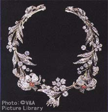 リースのティアラ／ネックレス