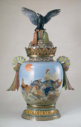 七宝桜花群鶏旭日図大香炉【しっぽうおうかぐんけいきょくじつずだいこうろ】 