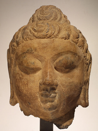 龍門石窟奉先寺洞　将来　如来立像頭部