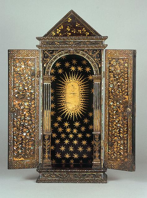 花樹飛鳥蒔絵螺鈿厨子