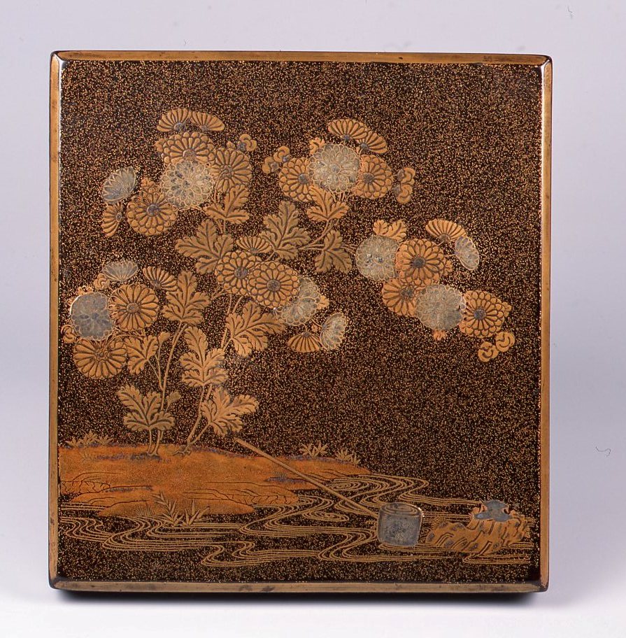 菊に柄杓蒔絵硯箱