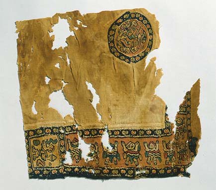 祈祷者群像文　綴織裂