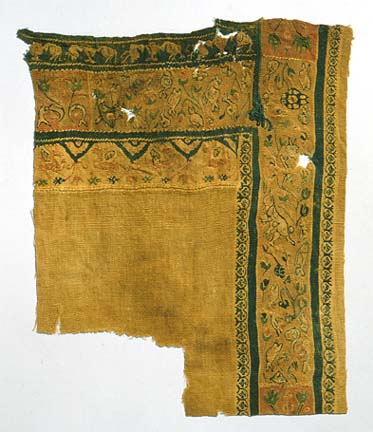 水辺文　綴織衣服残片
