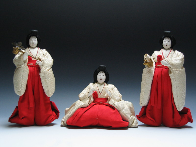 雛人形のうちの三人官女