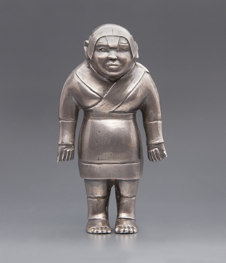 重要文化財　銀製　男子立像